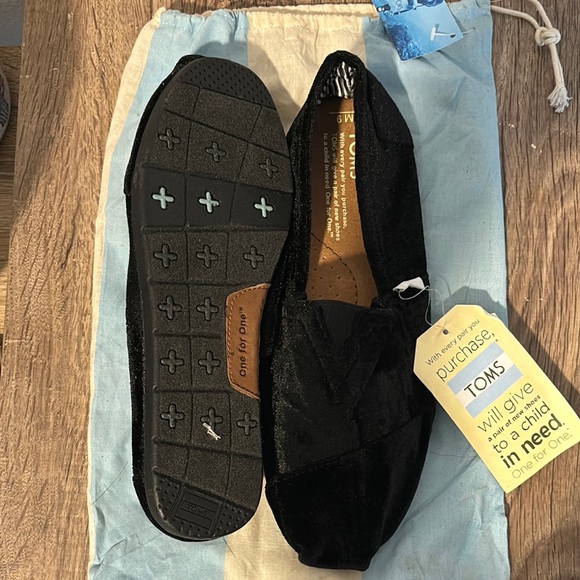 TOMS Men's Black Casual Shoes- Velvet - Picture 1 of 7